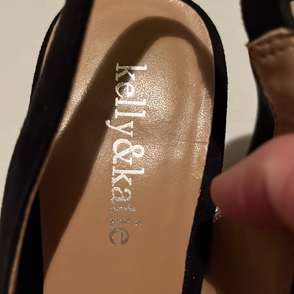 Kelly & Katie Shoes - Picture 4 of 7
